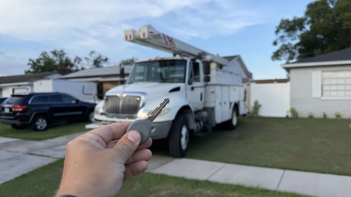 All Keys Lost - 2016 International Bucket Truck in Poinciana, FL